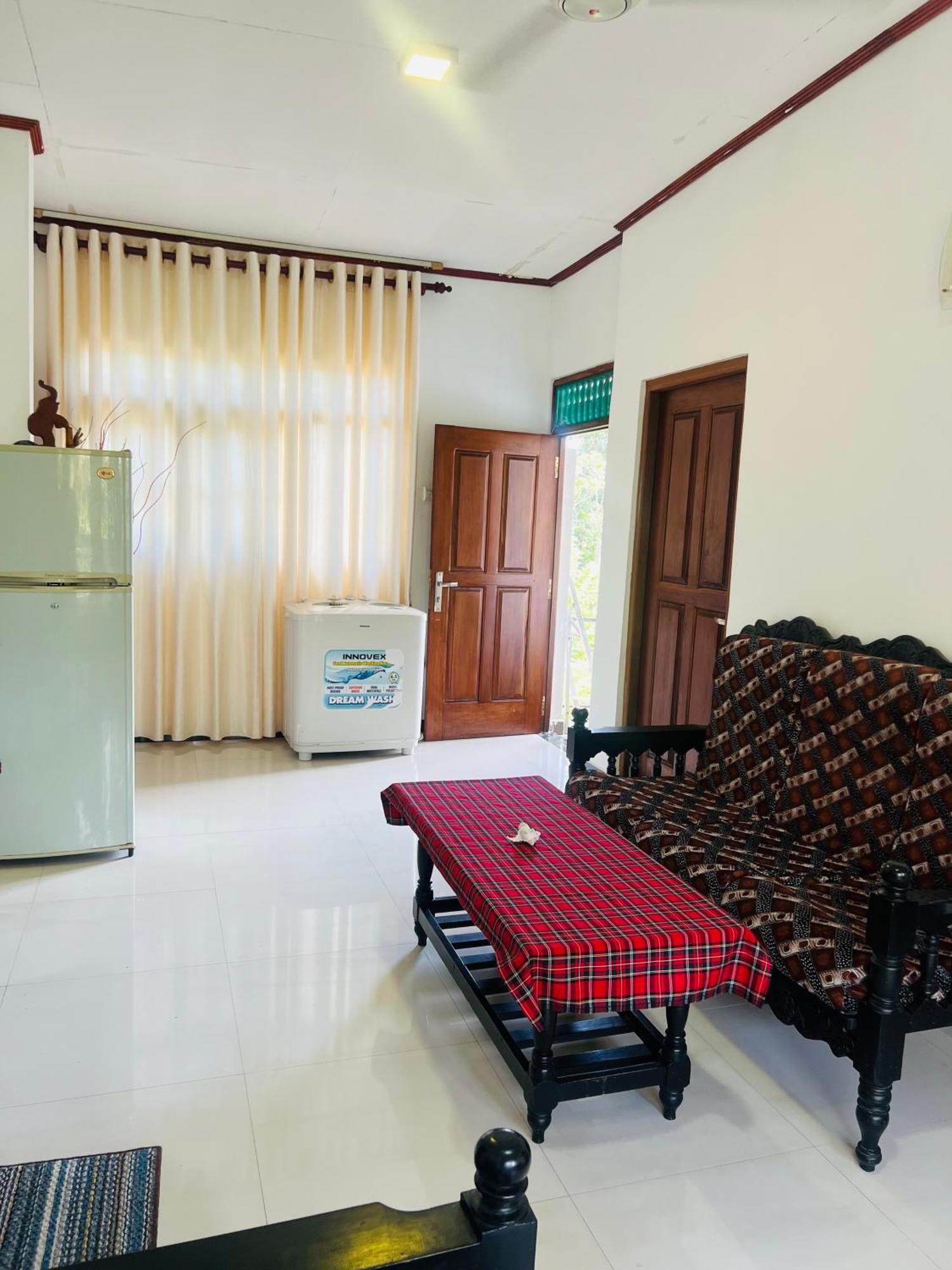 Zen Zone Hotell Weligama Exteriör bild